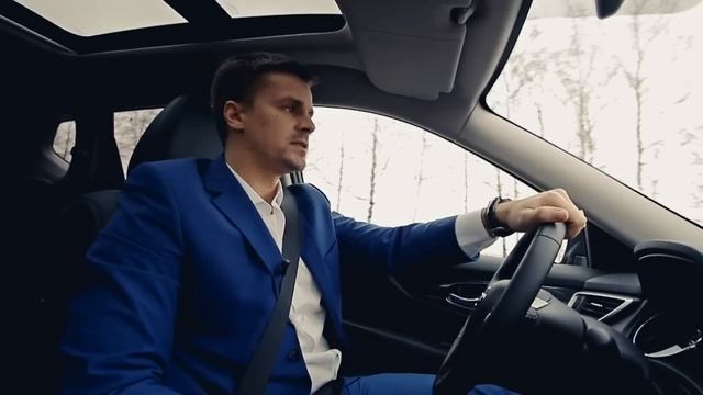 новый Nissan X-trail 2015 года.