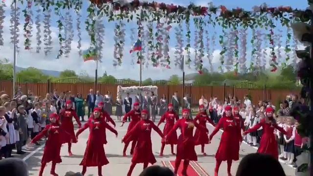 Последний звонок 2023 г. Малый Зеленчук . смотреть онлайн