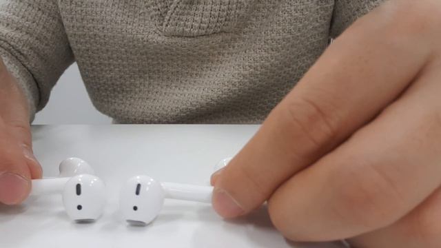 차이팟 LK-TE8 개봉기, 에어팟과의 비교. 겉으로 구분 불가능!? (Same looking..Comparison of Airpod and ChiPod LK-TE8) смотреть онлайн