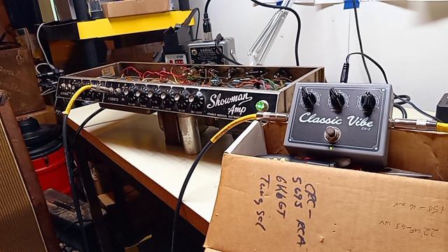 Fender Blackface Showman with Univbe смотреть онлайн