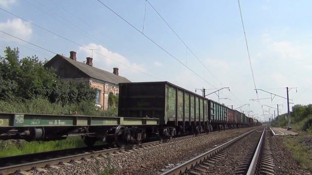 ВЛ80С-630 с грузовым поездом смотреть онлайн
