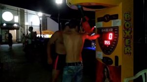 Бьем по груше, измеряем силу удара...