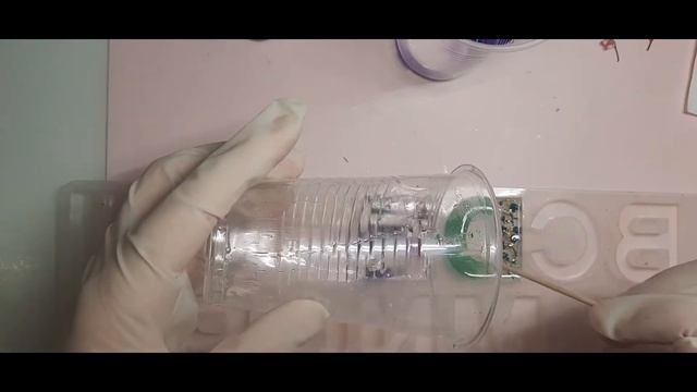 Дерзкий брелок для девушки из эпоксидной смолы. Фиолетовый цвет, сухоцвет и блестки ТВОРЯТ ЧУДЕСА смотреть онлайн