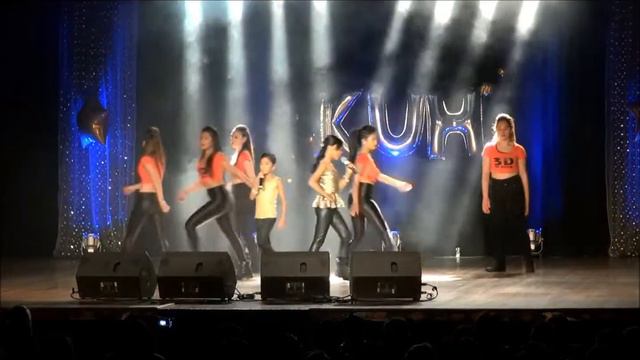 Hush hush by Danielle (Dani) de Leon and Alyssa Tungul @ Kuh Ledesma concert 2013 смотреть онлайн