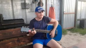 Дельфиненок ( в океане средь могучих волн)- под гитару.