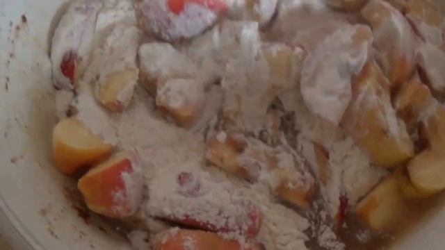 Яблучний пиріг в мультиварці / простий рецепт смотреть онлайн
