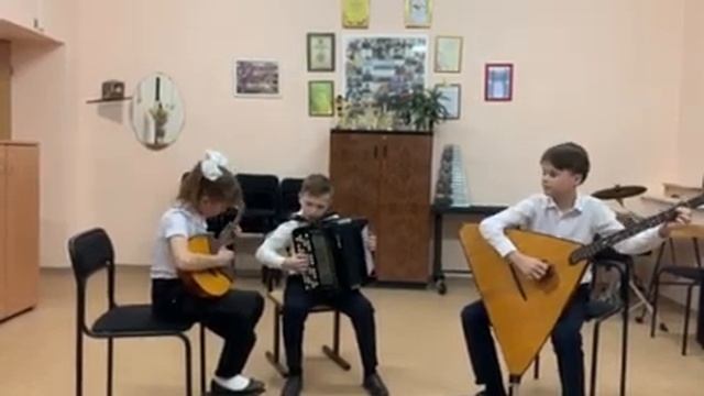 Инструментальный ансамбль "ТРИ-звучие" ДШИ №1 г.Сургут смотреть онлайн