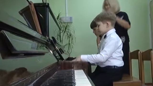 "Новый инструмент" - фортепиано в подарок ДШИ п. Горки Ленинские смотреть онлайн