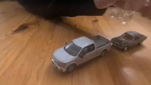 Unboxing Greenlight Hollywood 1968 Ford Mustang GT, 2015 Ford T-150 & Flatbed Trailer / Autoanhänge смотреть онлайн