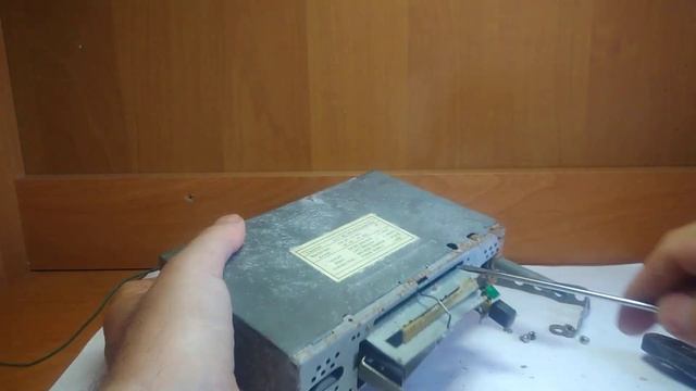 разобрал старую автомагнитолу.....один металлолом смотреть онлайн