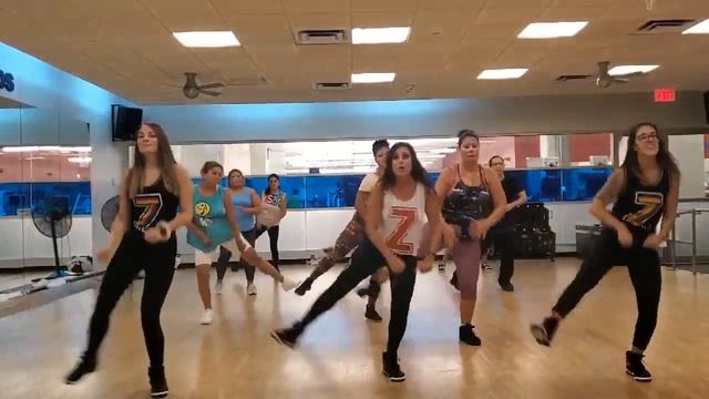 The Git Up - ZUMBA Version of the Git up with Miss Gigi смотреть онлайн