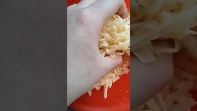 Подскажите, куда и как можно применить сухой сыр пармезан? смотреть онлайн