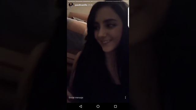 Paola del Castillo - Saludos grabando, lista Spotify, perro Fender, foto (Instagram 06-06-17) смотреть онлайн