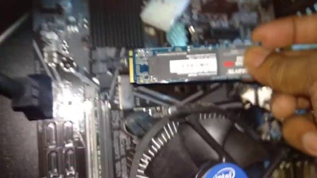 gigabyte m2 SSD installation on gigabyte h 410M motherboard смотреть онлайн