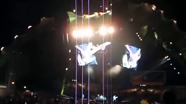 U2-Elevation live at maksimir stadium zagreb 09-08-09.AVI смотреть онлайн