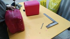 Как из пластиковой канистры сделать вазон для растений, своими руками.