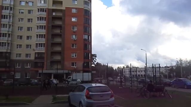 Жилой Комплекс Рассвет, город Обнинск, ул. Красных Зорь во дворе чистота и порядок смотреть онлайн