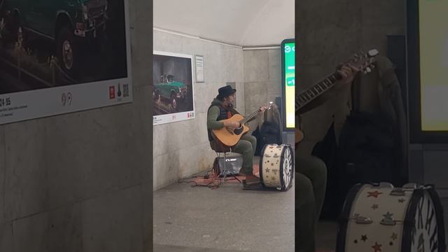 Музыка и песни в электричках и метро. смотреть онлайн