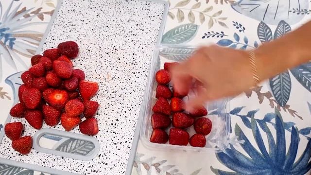 Лёгкий способ заморозки клубники. Қазақша рецепт. Құлпынайды мұздату. смотреть онлайн