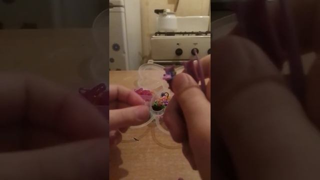 обучение как плести из резиночек с сердечки маленькие очень! смотреть онлайн