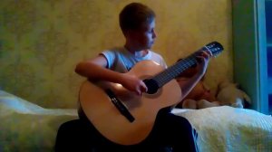 Сулико на гитаре