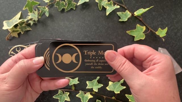 Making Magick mini oracle deck by Priestess Moon review, flip through #oraclecards #flipthrough смотреть онлайн