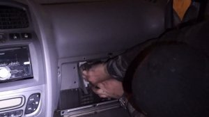 замена салонного фильтра Hyundai Santa Fe SM (классик )