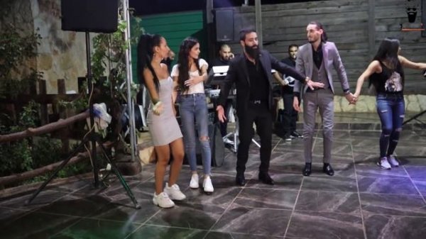 البنت التي أبكت نصف الرجال بالدبكة | بتحداك تقاوم ولن تتوقع ماذا فعلت Amazing girls dance