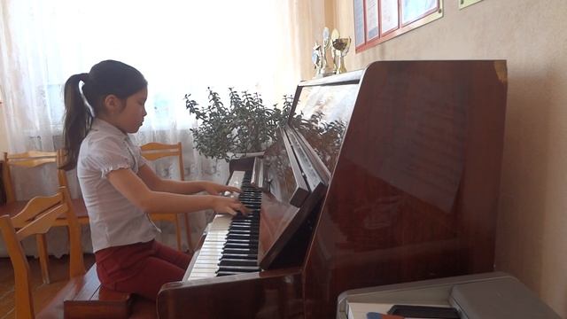 Аделина Усенова 8 лет К.Караев "Задумчивость" смотреть онлайн