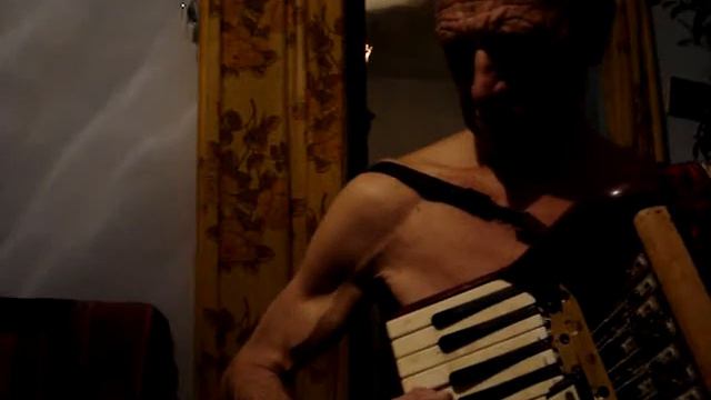 Захаров Вениамин…Besa me mucho смотреть онлайн