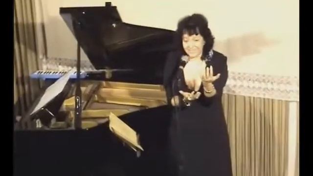 "Вэр hот аза йингелэ" поет Александра Горелик смотреть онлайн