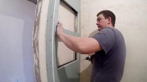 Как можно использовать пространство между ванной и стеной.