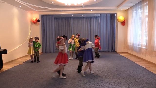 ГБОУ ШМК Бибирево, ансамбль ,,Радуга,, номинация Русский народный танец ,,Москва Златоглавая ,, смотреть онлайн