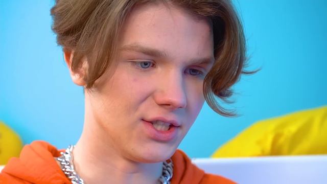Бедную Девушку Опозорили На Выпускном! Мой Краш Влюбился в Мою Близняшку смотреть онлайн