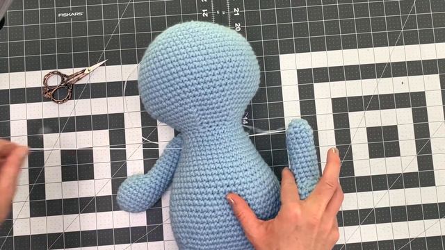 CROCHET TUTORIAL - How to Attach Arms that Move onto a Crochet Doll смотреть онлайн