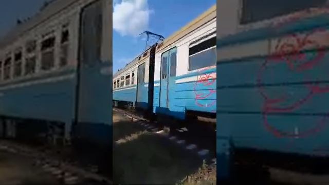 Вл80к-450 тянет эр9е-565 переезд Тарасовка перегон Вишневое-Боярка смотреть онлайн
