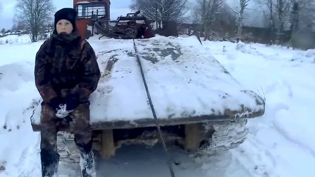 Нашли трактор в лесу смотреть онлайн