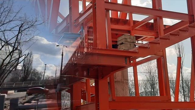 Пешеходный мост на проспекте Комарова (часть 3)