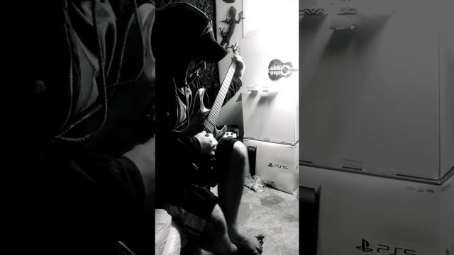 in between video games (Schecter C-6 custom) смотреть онлайн