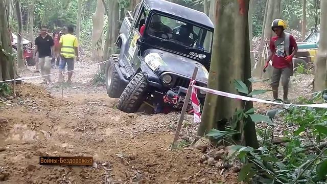 LAND ROVER Defender ПРОТИВ JEEP OFF ROAD 4x4 _ Приключения на БЕЗДОРОЖЬЕ 4x4 смотреть онлайн