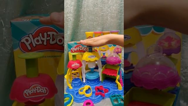 Набор пластилина Play Doh "Фабрика пирожных" смотреть онлайн