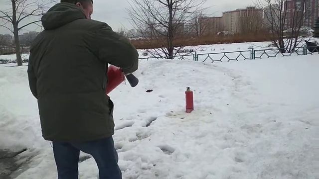 Зачем нужно перезаряжать и проверять огнетушители? И как ими пользоваться! смотреть онлайн