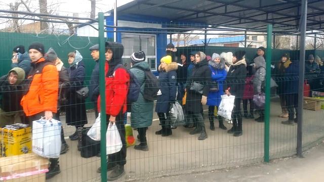 Очередь в ЛНР на КПП «Изварино» 2023