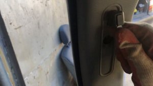 Как снять ремни безопасности Рено Логан