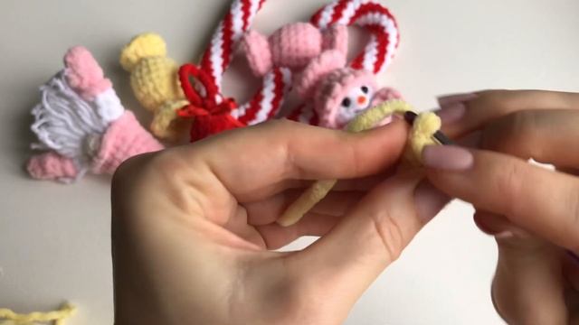 Вязаный колокольчик крючком. Игрушки на ёлку своими руками смотреть онлайн