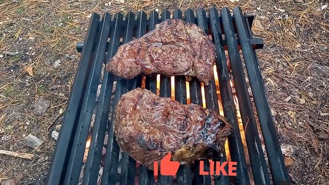 Сочный стейк из говядины на УГЛЯХ !!!