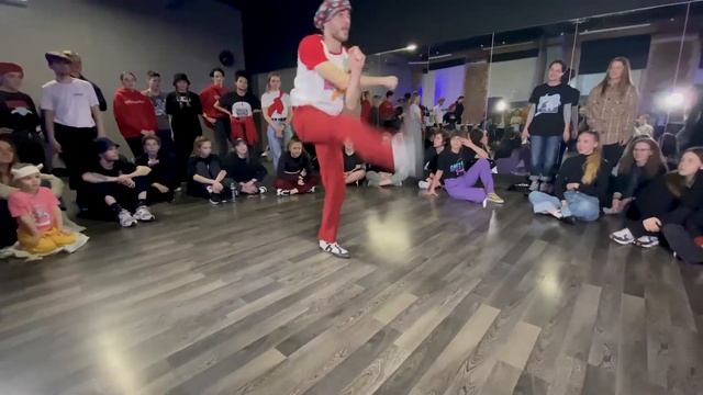 Lock Me 2021- Злата масло vs Davy G - Locking 1/4 смотреть онлайн