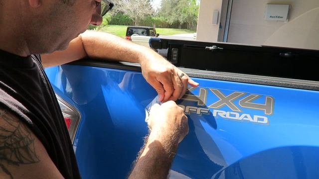 Toyota Tacoma TRD Offroad 2020 Sticker Removal смотреть онлайн