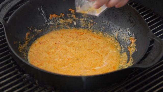 Лосось с соусом из кокосового молока и карри. Готовим на угольном гриле Weber. смотреть онлайн