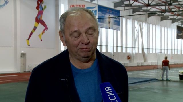 В ЮУрГУ открыли обновленный легкоатлетический манеж